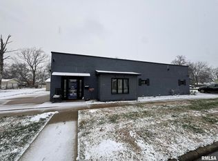 424 N College St, Centralia, IL 62801