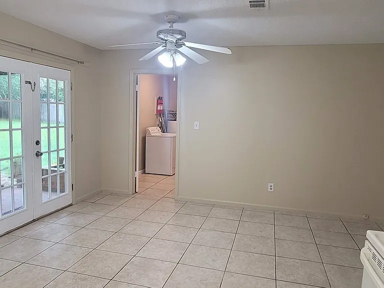 8812 N Pembroke Ct — Photo 6