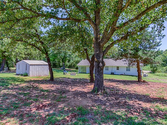 5th image of 15401 Barton Dr