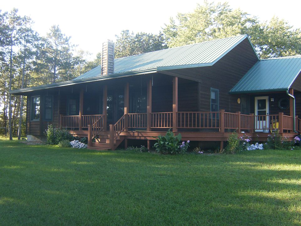 4.82 +/- acres Verndale Front of House