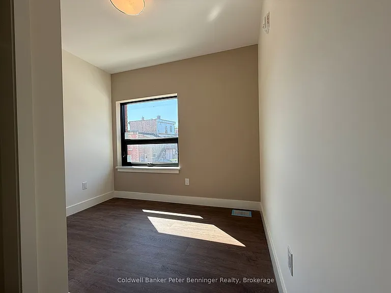 604 Queen St S #109 — Photo 16