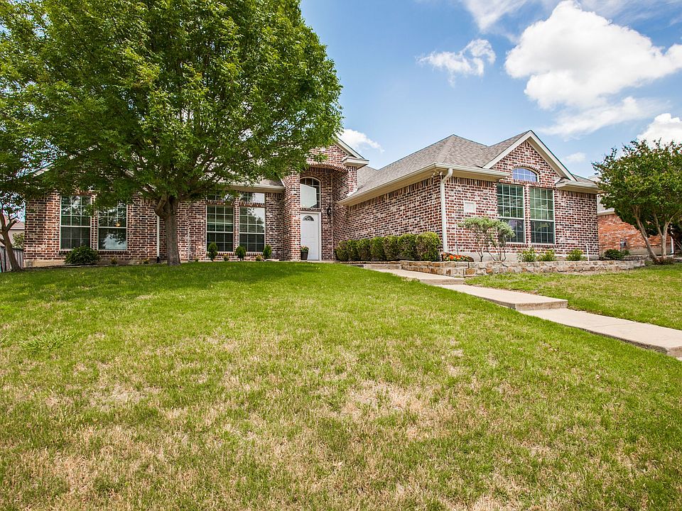105-paige-ln-forney-tx-1-High-Res-1.jpg