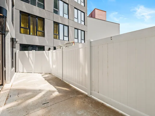 31-61 Vernon Boulevard image 12 of 72