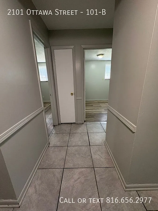 2 Bed 1 Bath - 970 Square Feet- Promotion! Security Deposit Half Off! — Photo 3
