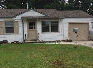 5801 E Castle Dr, Wichita, KS 67218