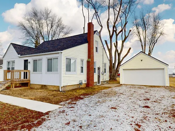 1329 Christy Rd, Fremont, OH 43420