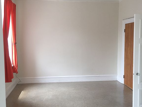 5th image of 3503 Ainslie St Floor 2