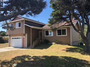 1182 Jackson Ave SW, Bandon, OR 97411