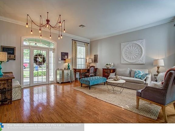 2nd image of 1208 SE 5th Ct