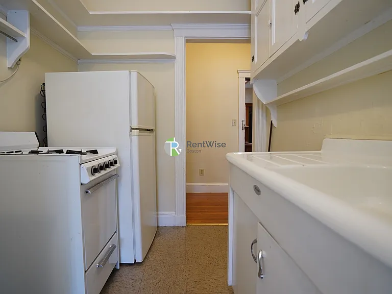185 Chestnut Hill Ave — Photo 6
