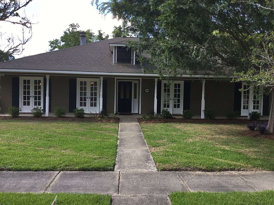 Beautiful 4 BDRM 2 1/2 Bath