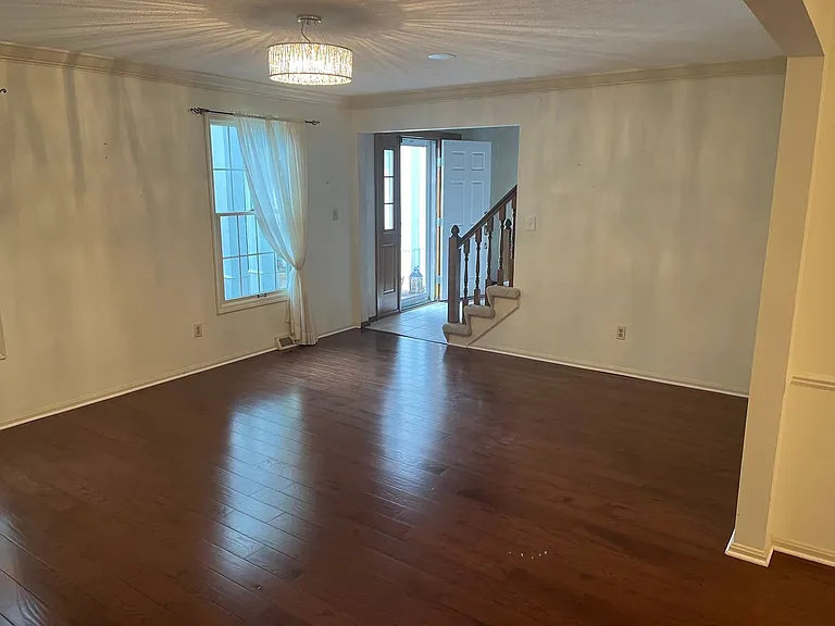 2259 Augusta Ct — Photo 5