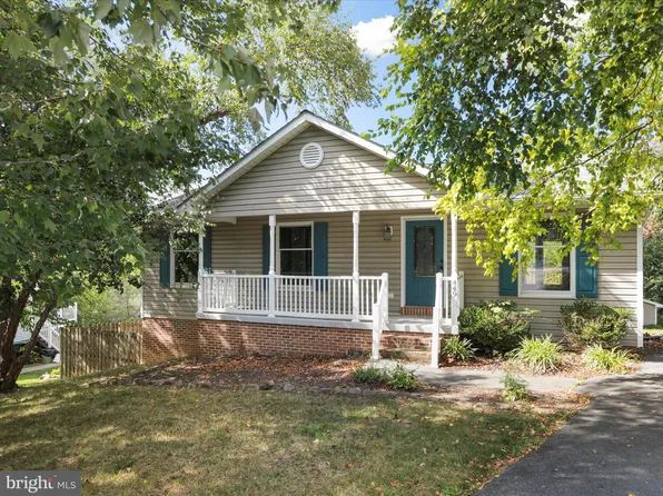 449 E Fairchild Dr, Strasburg, VA 22657
