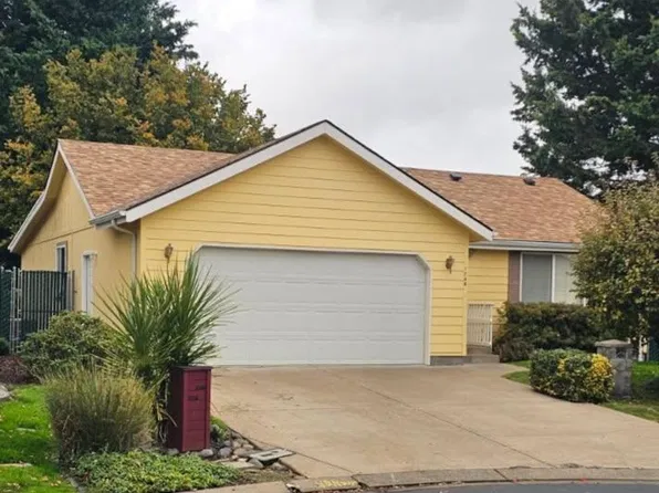 1746 Oakhurst Ct, Eugene, OR 97402
