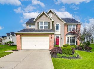 692 Stonewater Dr, Kent, OH 44240