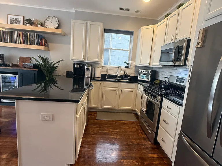 2302 W North Ave #2W — Photo 9