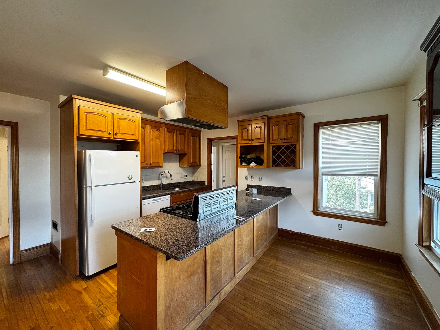 2 bed, 950 sqft, $2,750 — Photo 4