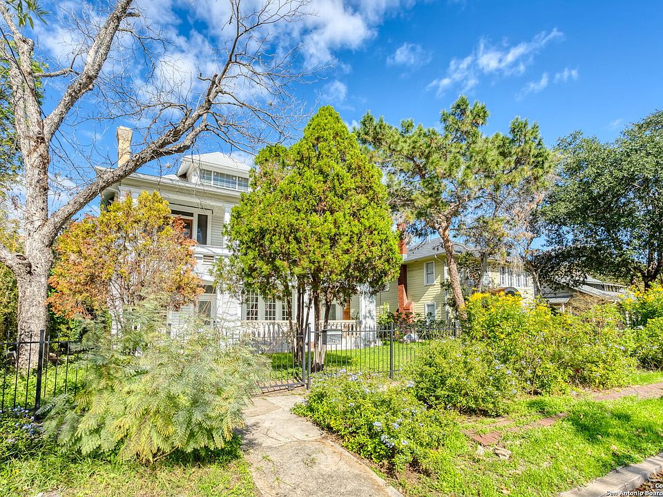1st image of 235 W Mistletoe Ave
