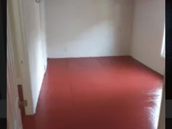 4th image of 204 Dickinson St