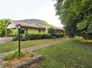 2141 Cedar Rock Estate Dr, Lenoir, NC 28645