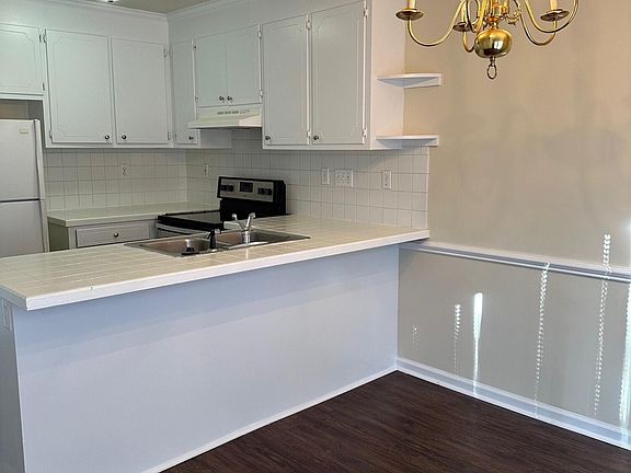 5th image of 3820 Sterling Pointe Dr Unit K7