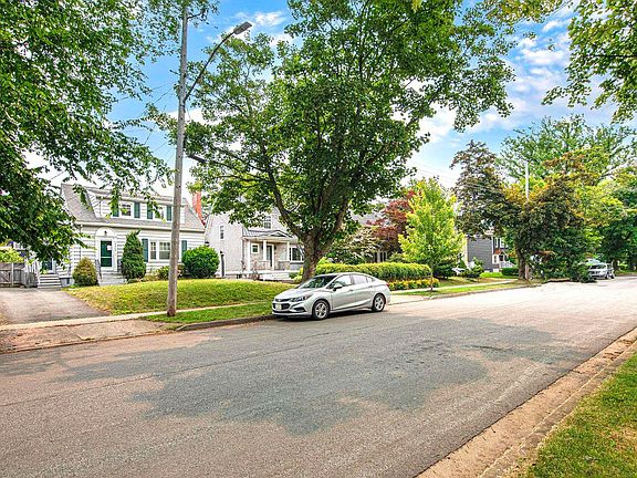 5th image of 2575 Connaught Ave