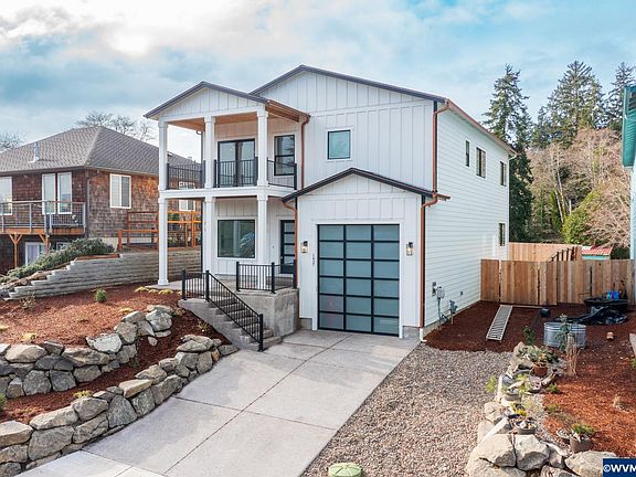 2nd image of 1437 NE Lake Dr