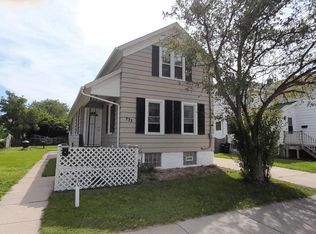 733 W 5th Ave, Oshkosh, WI 54902