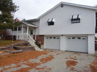 W9105 Bobolink Rd, Reeseville, WI 53579