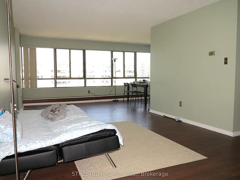 570 Proudfoot Ln #1011 — Photo 6