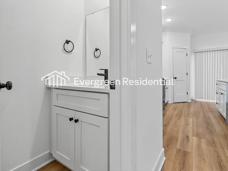 Barryview Townhomes — Photo 35