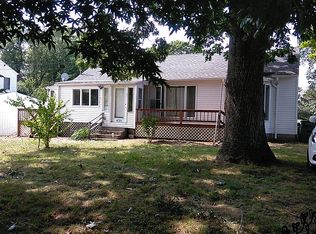 435 Inlet Dr, Mattituck, NY 11952