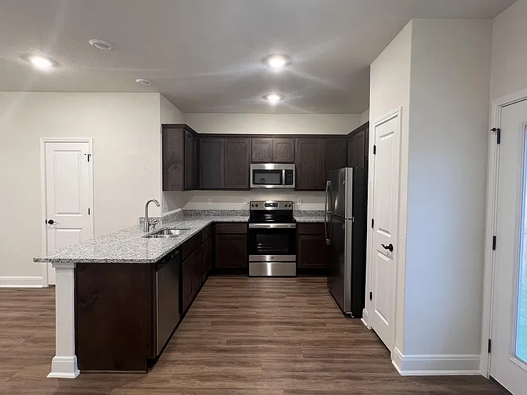 13851 Enzo Gate #101 — Photo 8
