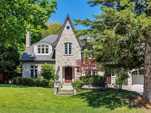 14 Denewood Cres, Toronto, ON M3B 1M5
