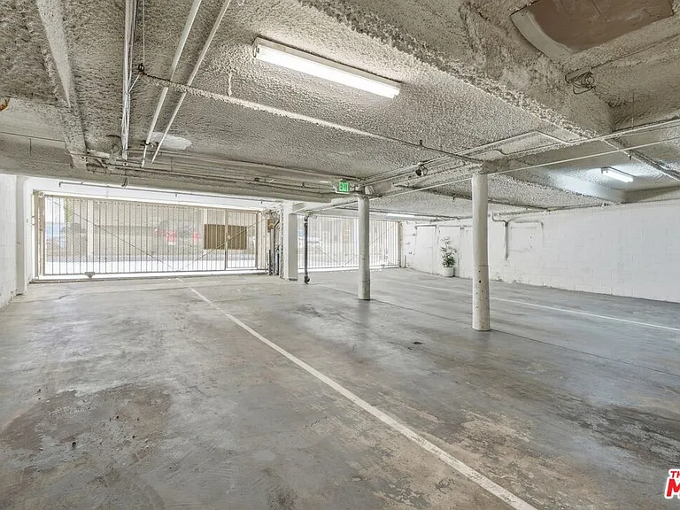324 S Elm Dr #101 — Photo 31