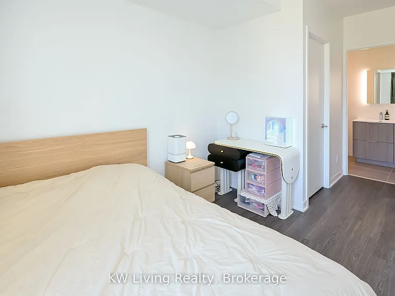 185 Alberta Ave #303 — Photo 34