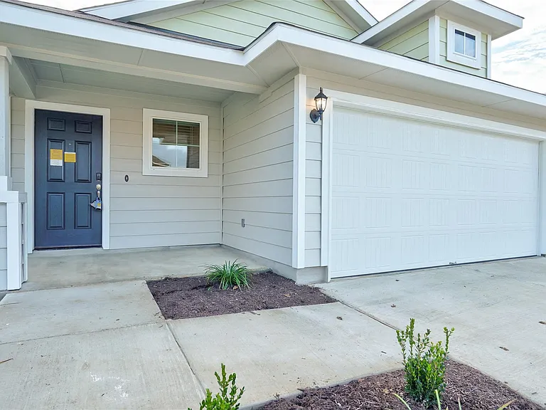 171 White Dunes Dr — Photo 1