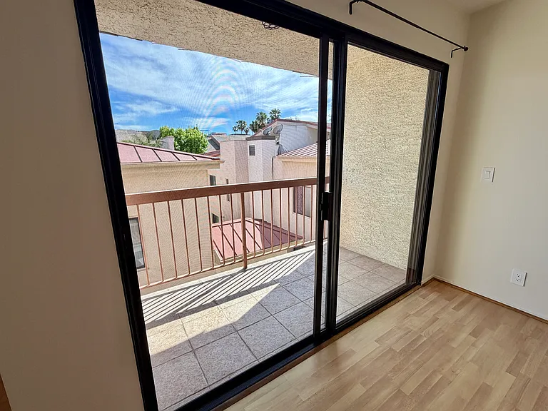 1134 Campbell St #305 — Photo 9