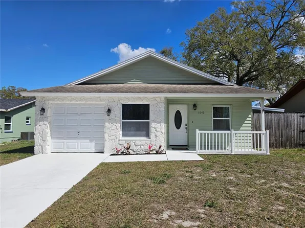 1649 12th St SW, Largo, FL 33778