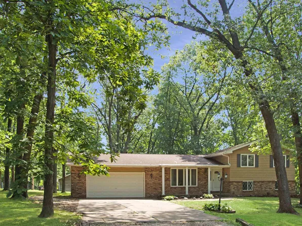 7204 N Dogwood Ln, Brimfield, IL 61517