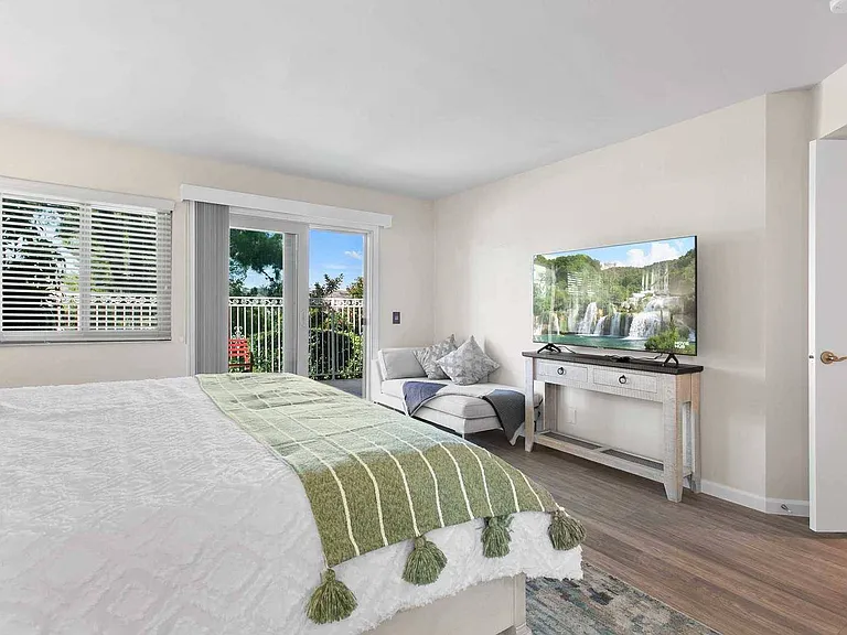 2910 Malaga Cir #A — Photo 11