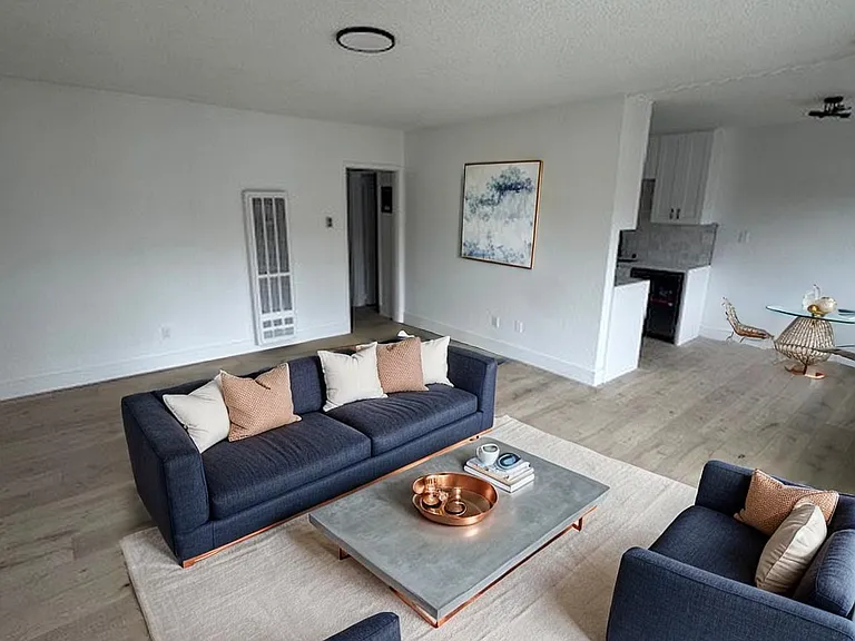 1125 N Onondaga Ave #4 — Photo 1