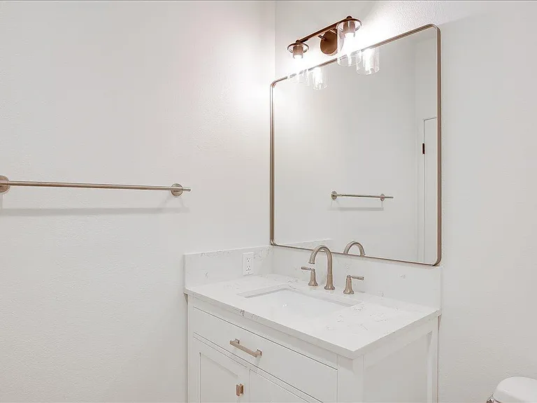 602 Anacapa St #F — Photo 14
