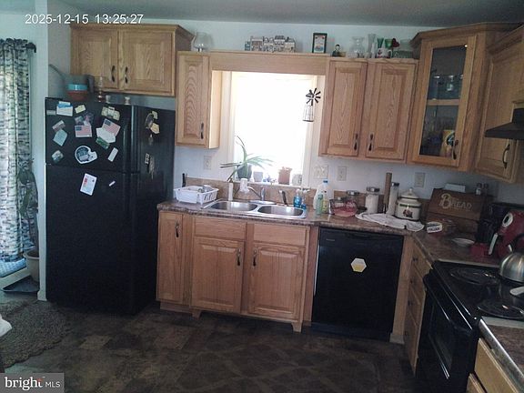 4th image of 2865 Summer Valley Rd