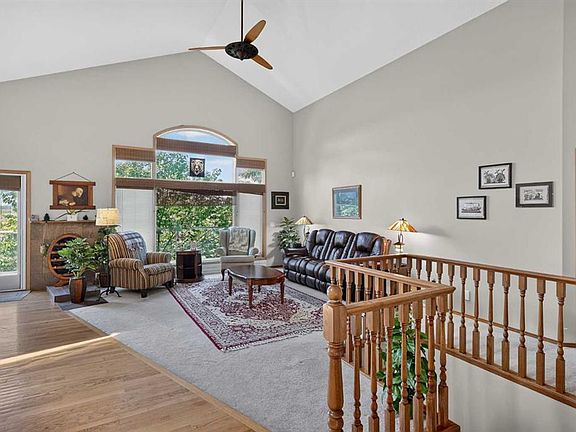 4th image of 166 E Scenic Ridge Cres NW