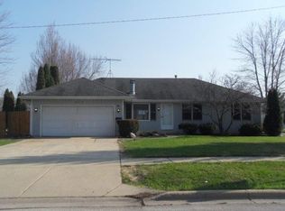 948 Colorado Ave, Aurora, IL 60506