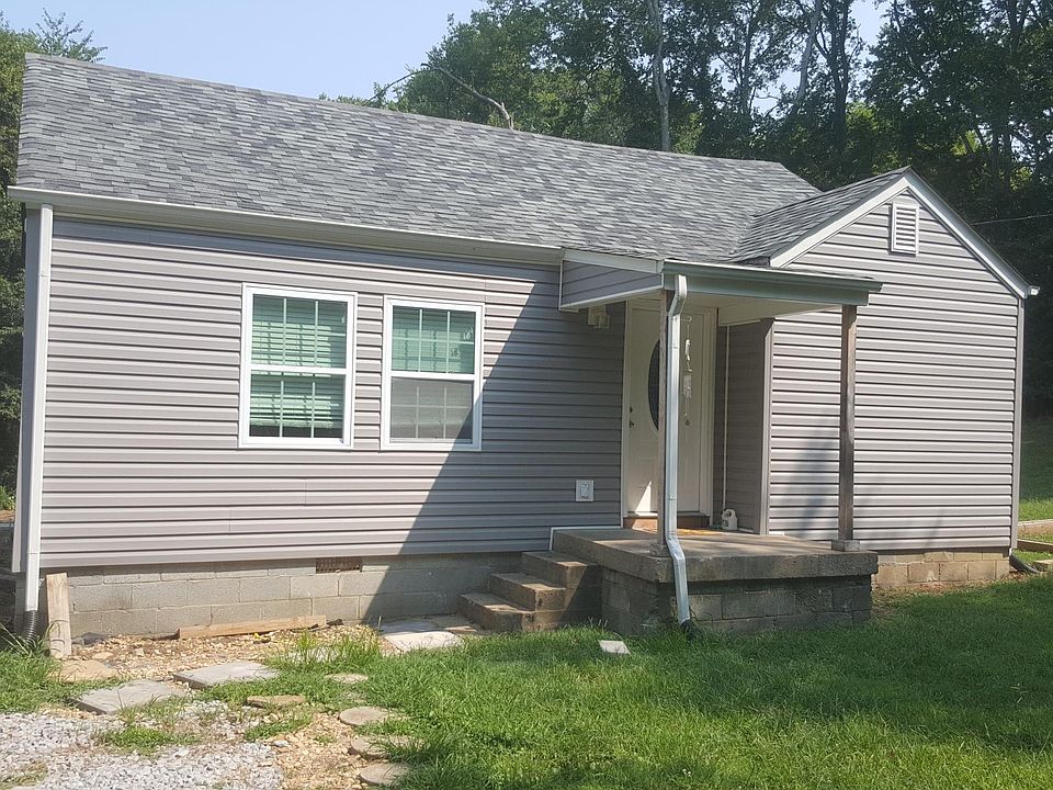 3 bedroom 2 bathroom convenient to East Nashville, Downtown,