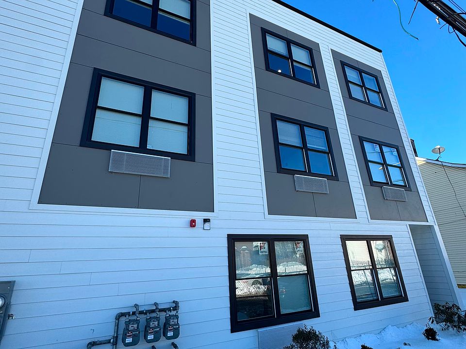 1st image of 22 Seeley St #202