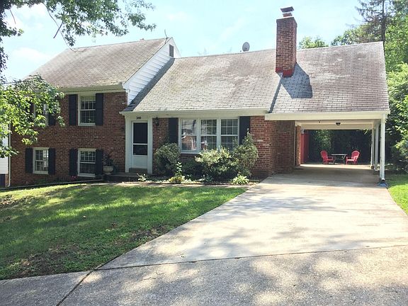 Front view on Hill St