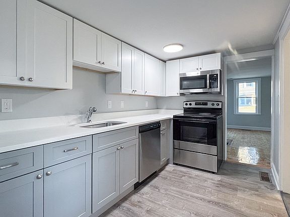 4th image of 25 Common St #1